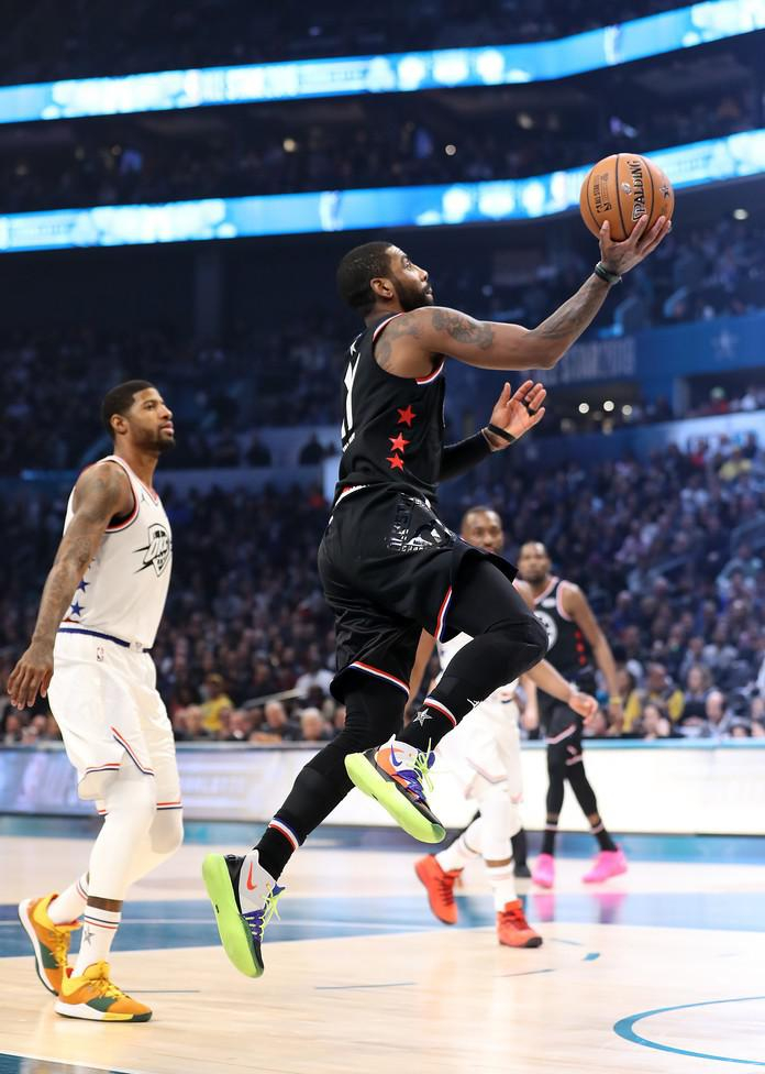 开云中国-巴塞罗那发布备战花絮，集结日手感冰凉，NBA常规赛任务艰巨，心理建设被强调