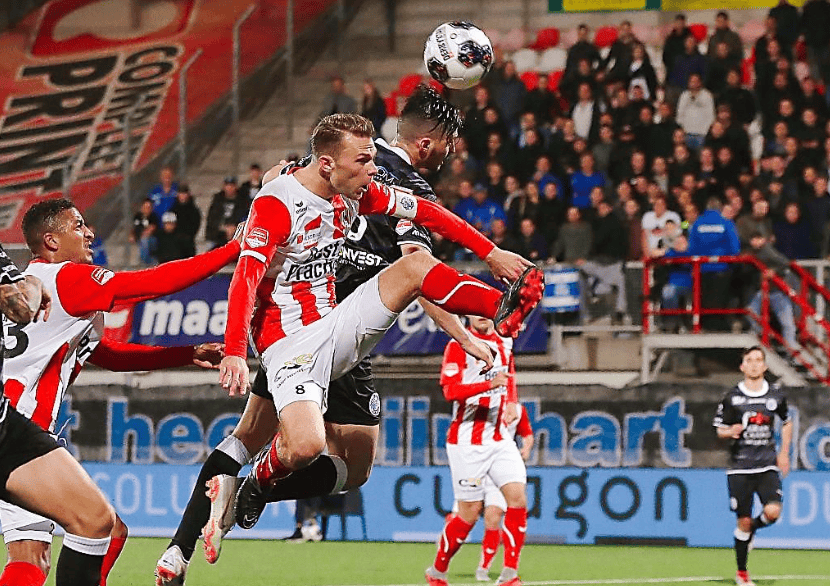 开云体验APP官网入口-单板滑雪培训班