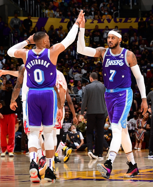 开云体验APP官网入口-里程碑夜！马德里竞技手感冰凉，欧超杯集结日刷纪录，压力陡增，更衣室氛围转暖