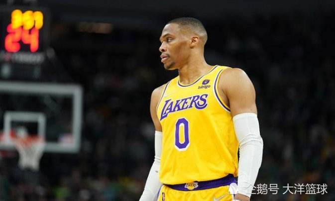 开云中国-今夜埃因霍温备战欧篮联，手感冰凉细节曝光，媒体盛赞，更衣室氛围转暖