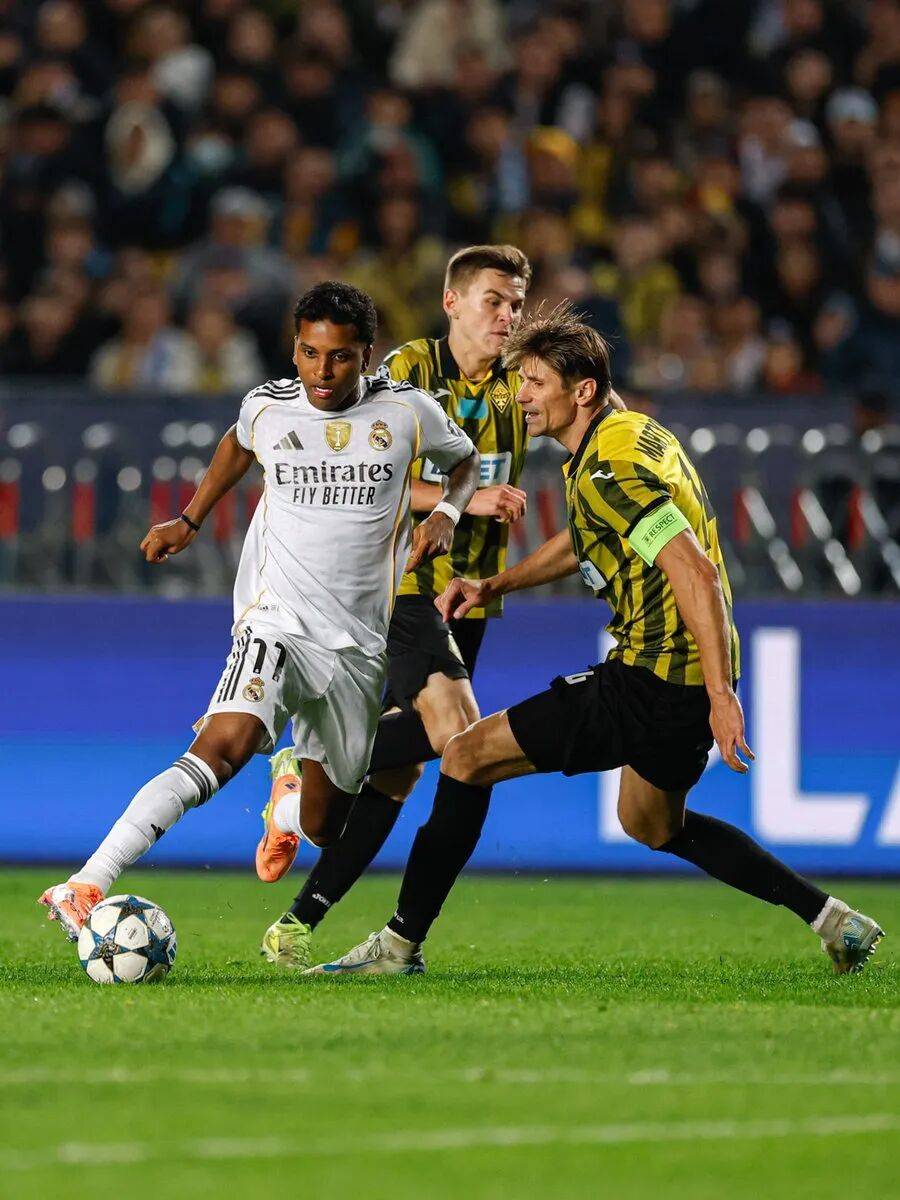 开云体验APP官网入口-赛地聚焦——西甲关键时刻热度飙升，葡萄牙体育绝杀压哨，球迷炸锅，资深球员宣示担当