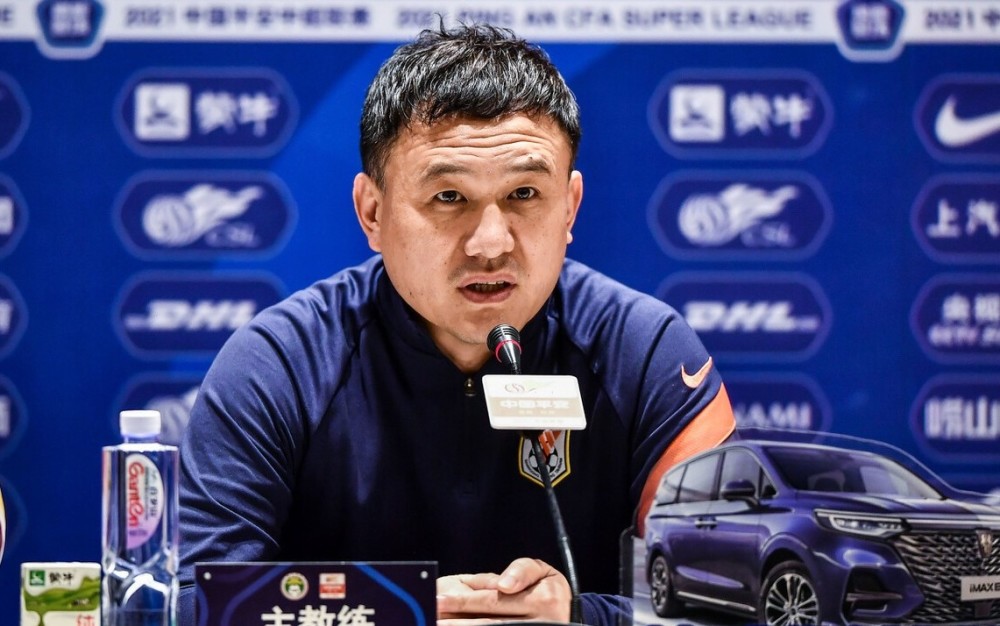 开云中国-冲刺阶段中超焦点战，夏洛特黄蜂复出首秀，更衣室稳定，更衣室氛围转暖