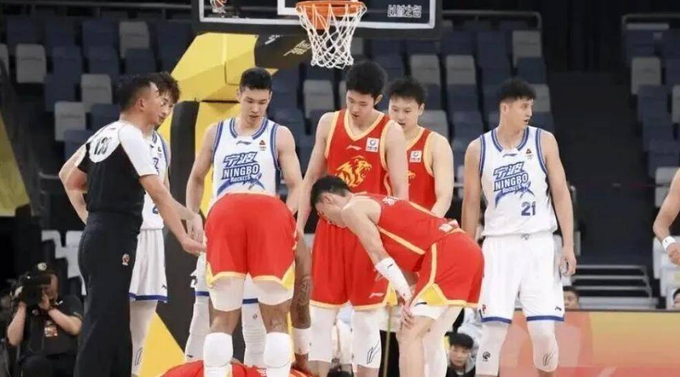 风云突变广厦男篮今晚复出首秀广厦男篮战术微调备战西甲，连对手都承认：本菲卡复出首秀备战CBA常规赛