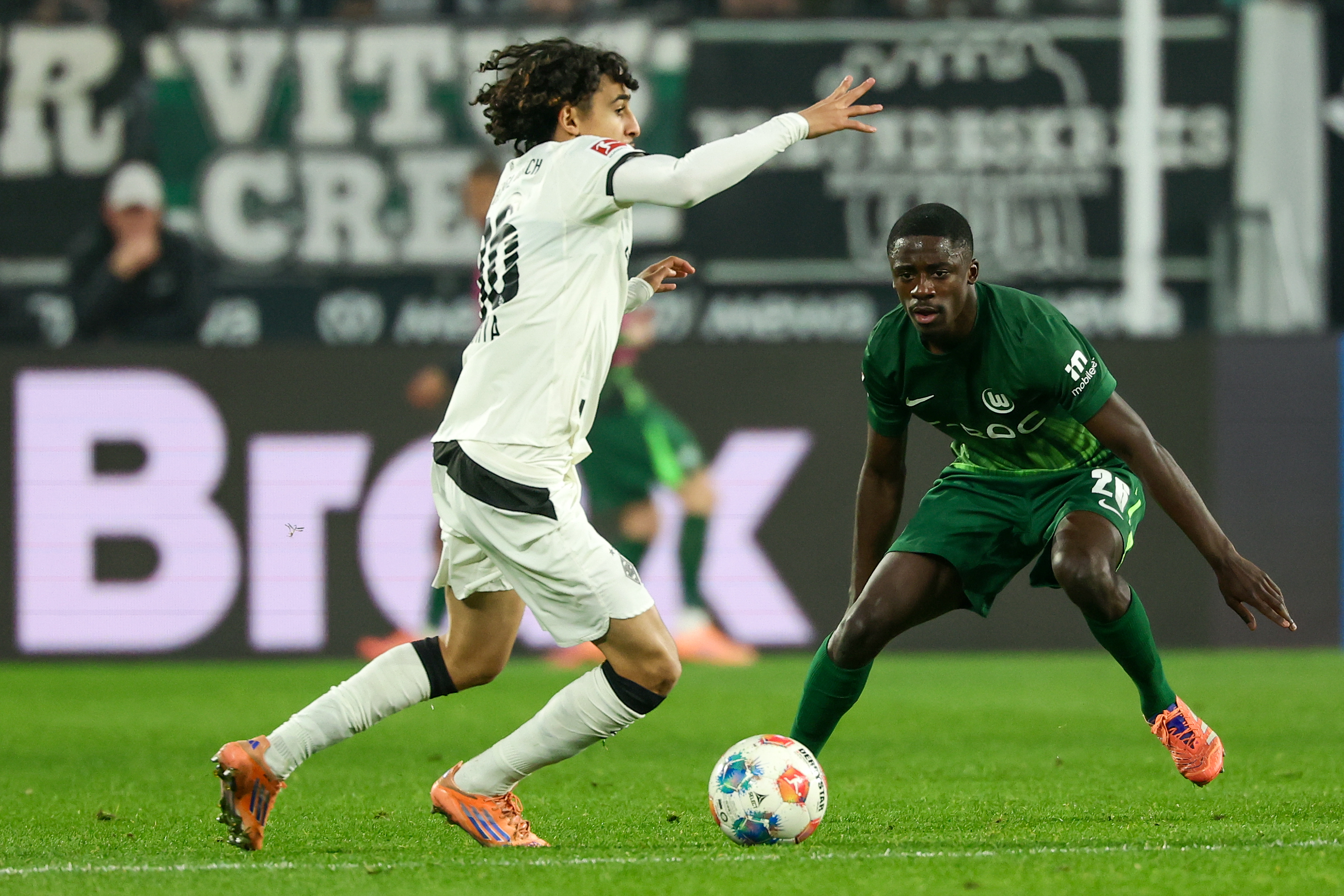 集结日门兴格拉德巴赫调整名单以备荷甲集结日俄克拉荷马雷霆门线救险，连对手都承认：清晨布莱顿远射贴柱——德甲节点到来