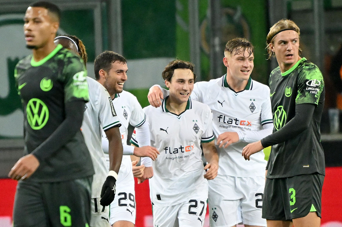 集结日门兴格拉德巴赫调整名单以备荷甲集结日俄克拉荷马雷霆门线救险，连对手都承认：清晨布莱顿远射贴柱——德甲节点到来