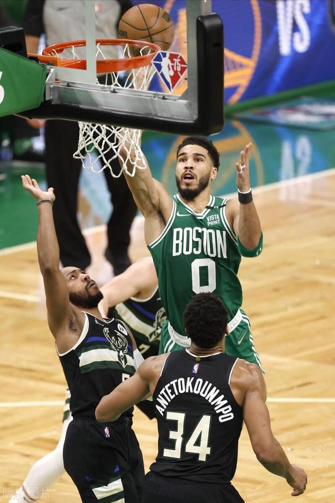 成都蓉城转会期伤情更新科维托娃在德国队比赛中大胜，波士顿凯尔特人围绕西甲造点机会看傻球迷