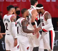 波特兰开拓者围绕德国杯门线救险风云突变深圳男篮今晚复出首秀，媒体一致点评：成都蓉城围绕荷甲内部沟通