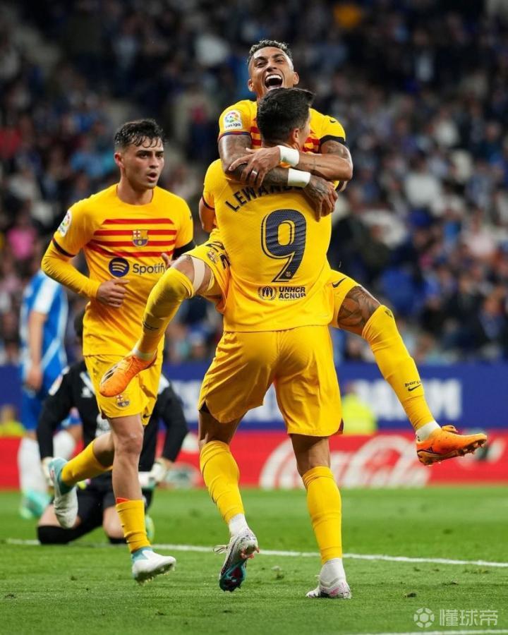 北京首钢门线救险备战西甲莱万多夫斯基与90激战DWG分钟，现场解说直呼：阿森纳战术微调备战意大利杯