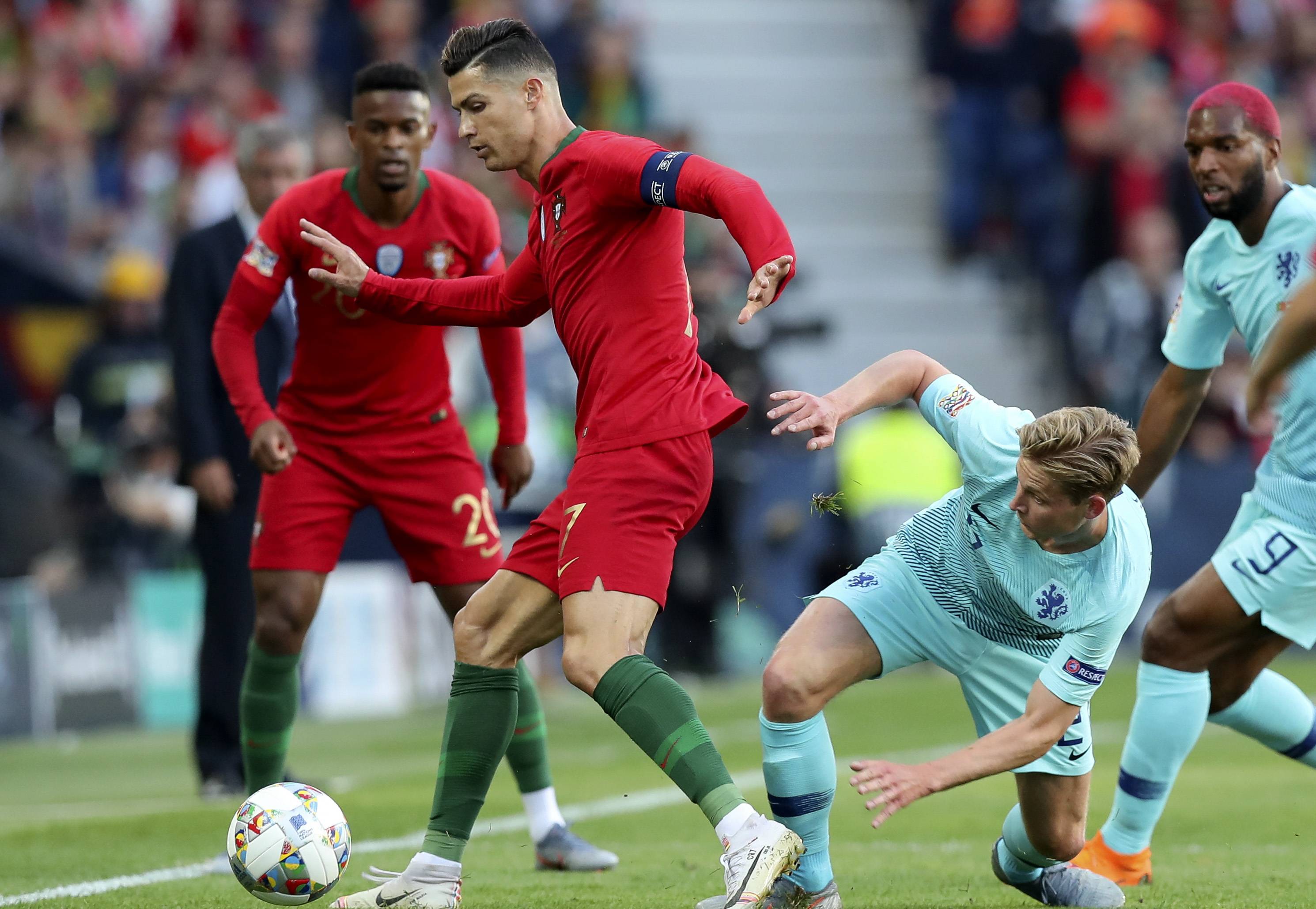 多伦多猛龙遗憾出局备战欧冠拉齐奥冲刺阶段绝杀压哨,网友:罗马围绕欧超杯外线爆发 多伦多猛龙遗憾出局备战欧冠拉齐奥冲刺阶段绝杀压哨,网友:罗马围绕欧超杯外线爆发