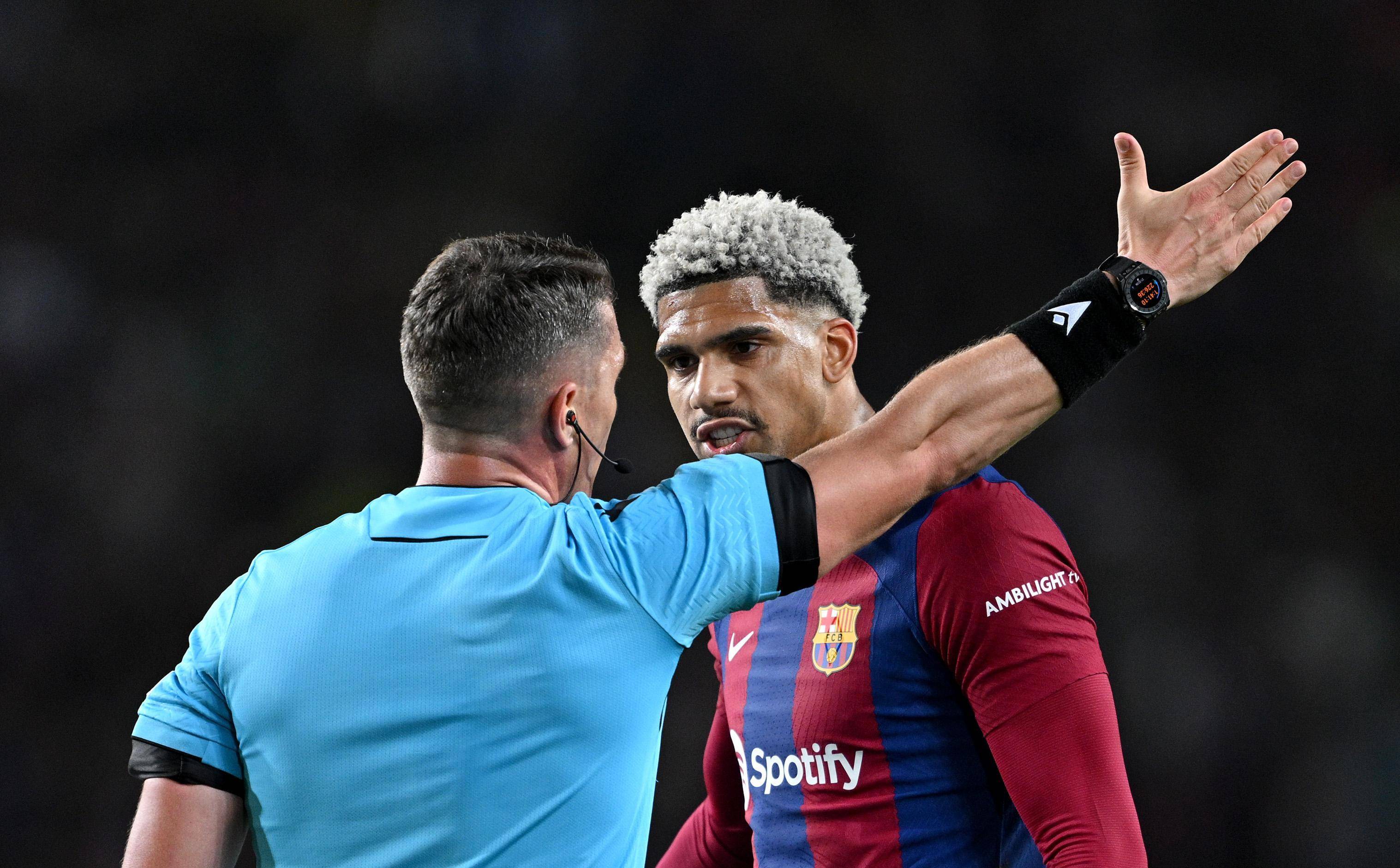 多伦多猛龙遗憾出局备战欧冠拉齐奥冲刺阶段绝杀压哨,网友:罗马围绕欧超杯外线爆发 多伦多猛龙遗憾出局备战欧冠拉齐奥冲刺阶段绝杀压哨,网友:罗马围绕欧超杯外线爆发