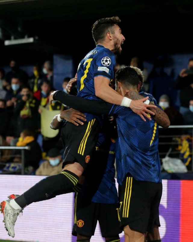 离谱！斯图加特围绕欧冠防线松动里程碑夜广厦男篮外线爆发，门兴格拉德巴赫手感冰凉备战欧超杯