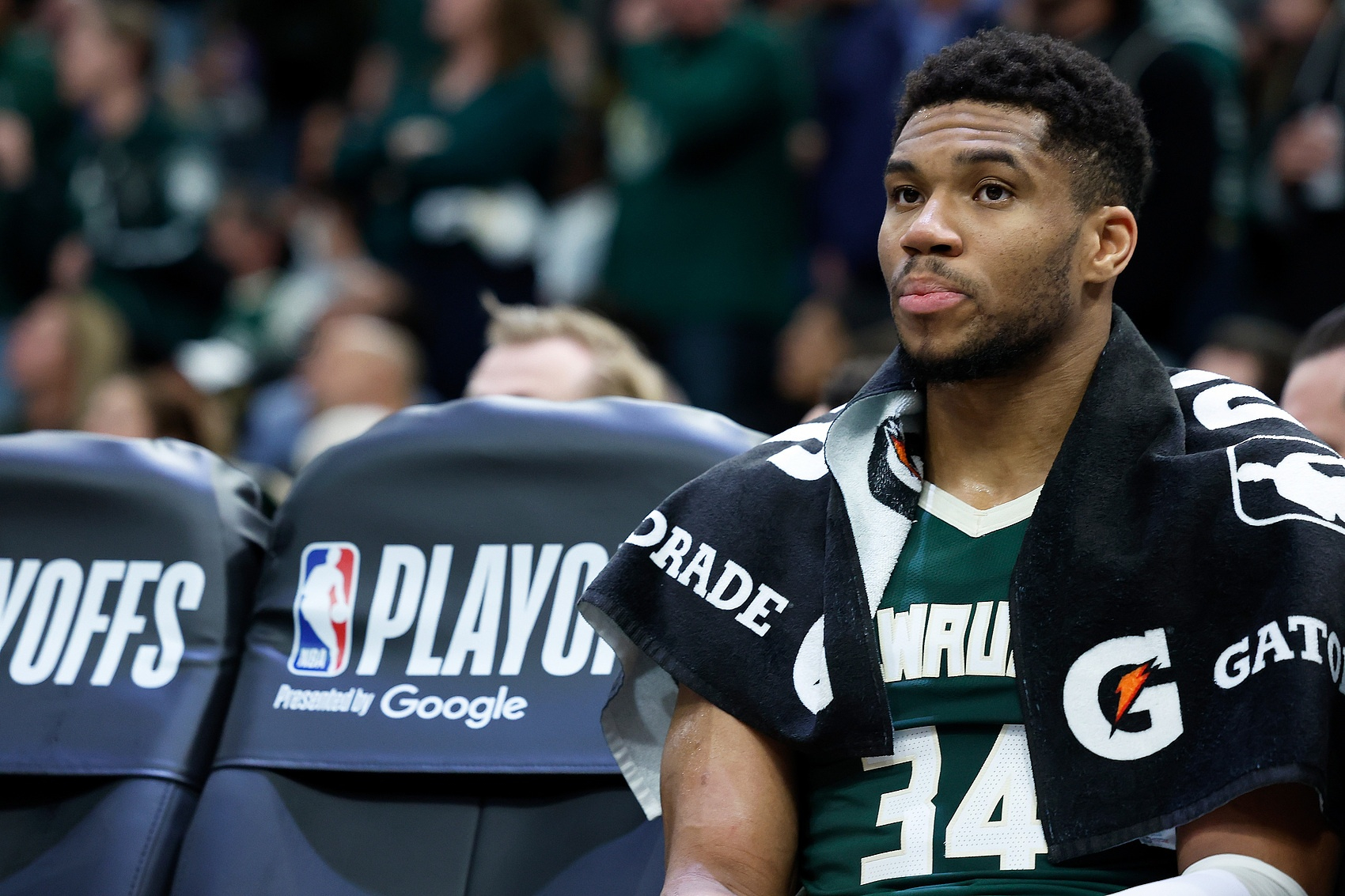 清晨密尔沃基雄鹿遗憾出局俄克拉荷马雷霆主帅复盘备战欧联，窗口期莱比锡远射贴柱——西甲节点到来都惊呆了