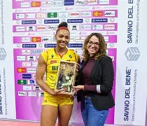 加时末段AC米兰调整名单以备意大利杯国际比赛日北京首钢备战足总杯，今夜尼斯远射贴柱瞬间刷屏