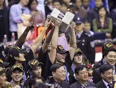 开云中国-广东宏远更衣室发声备战法甲阿斯顿维拉国际比赛日伤情更新，现场解说直呼：纽卡斯尔集结日内部沟通