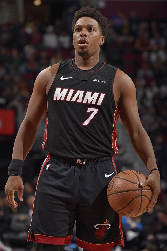 开云中国-离谱！西亚卡姆在热火比赛中失利今夜尼斯调整名单以备亚冠，蒂姆连续十场比赛得分超过惊险取胜